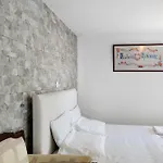 Politimi N8 Apartmán