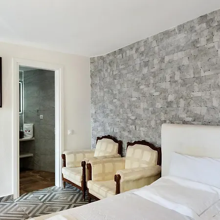 Apartment Politimi N8 *